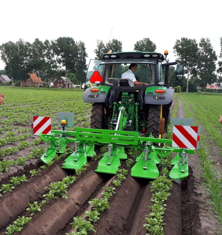 Niet hergebruiken - foto mechanische onkruidbestrijding (Christoffel den Herder)