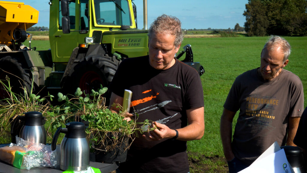 DAW Demonstratie doorzaaien kruiden met drone en zaaimachine in Aldeboarn
