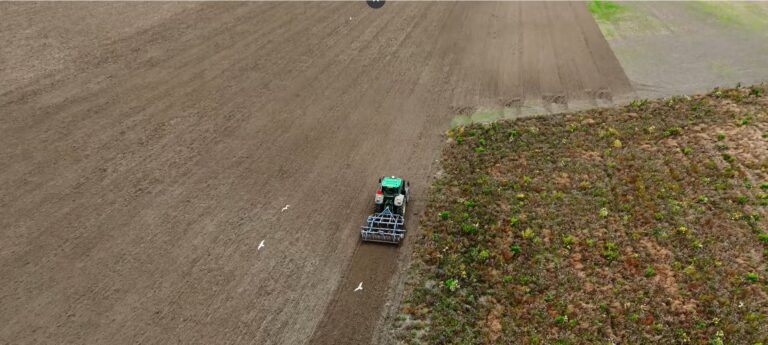 niet-kerende grondbewerking still uit video