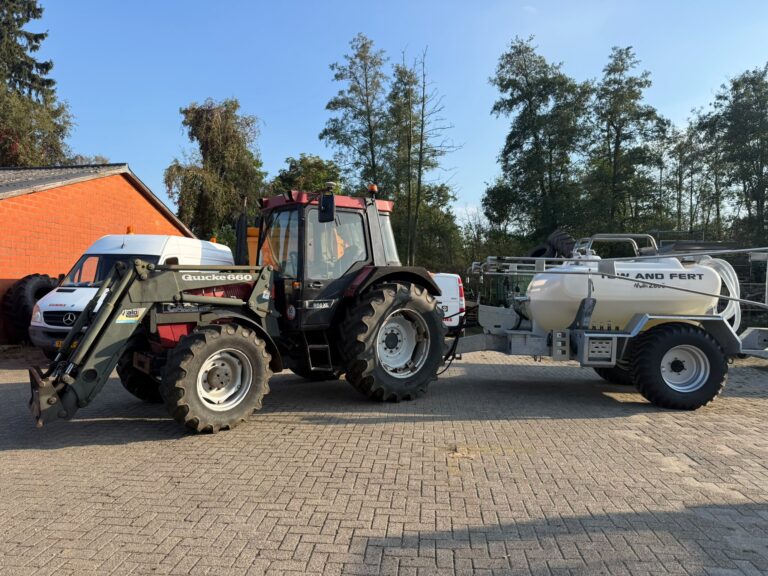 Tow and Fert machine
